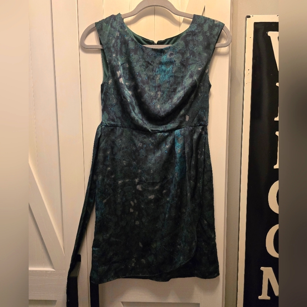 ANN TAYLOR SIZE 0P DRESS. PEACOCK PRINT.